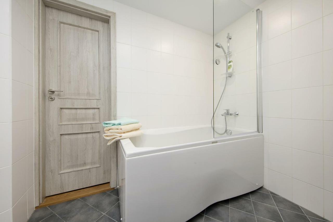 Lootsi 3a Nordic Style With Parking Apartment *